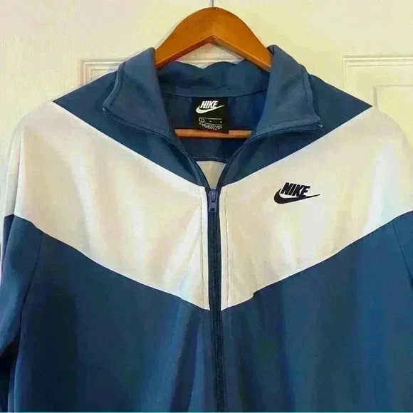 Nike Heritage Cropped Track Jacket - Picture 2 of 5